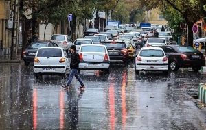 هشدار جدی به پایتخت نشینان/ لغزندگی بیشتر خیابان‌های تهران در پی بارش باران