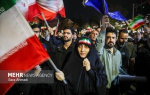 پنجاه و دومین شب حضور مردم مشهد در خیابان‌ها