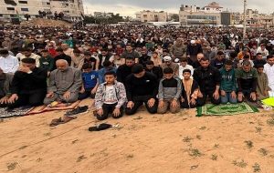 اقامه نماز عید قربان در مناطق مختلف نوار غزه اقامه نماز عید قربان در مناطق مختلف نوار غزه