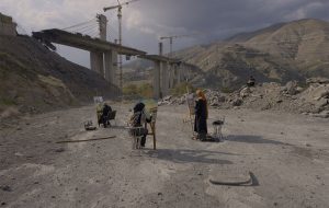 بازخوانی جنگ از دریچه هنر در «بوم خاکی» بازخوانی جنگ از دریچه هنر در «بوم خاکی»