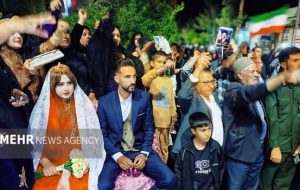 برگزاری مراسم عقد زوج مارگونی در تجمع شبانه