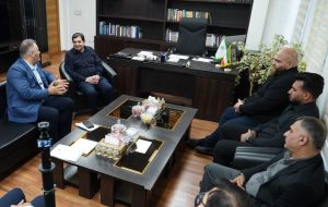 تجلیل مخبر از دو قهرمان پرافتخار وزنهبرداری کشورمان تجلیل مخبر از دو قهرمان پرافتخار وزنهبرداری کشورمان