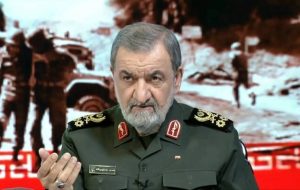 سرلشکر رضایی: آمریکایی ها  باید دندان نفت را در خلیج فارس بکشند