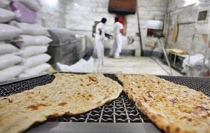 نانوایی متخلف در آبپخش به مراجع ذیصلاح معرفی شد نانوایی متخلف در آبپخش به مراجع ذیصلاح معرفی شد