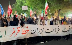 هشتاد شب استقامت شهرکردیها در خیابان هشتاد شب استقامت شهرکردیها در خیابان