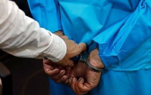 پزشک قلابی در دام پلیس آزادشهر پزشک قلابی در دام پلیس آزادشهر