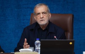 پزشکیان: برای حل مشکلات یا راه پیدا می‌کنیم یا راه‌های جدید می‌سازیم