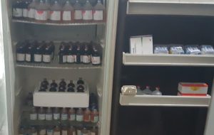 کشف انبار غیرمجاز واکسن دامی از یک داروخانه دامپزشکی در تبریز کشف انبار غیرمجاز واکسن دامی از یک داروخانه دامپزشکی در تبریز