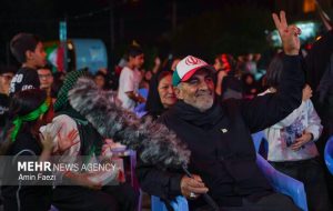 اجتماع شب ۱۱۳ در اقبالیه با نوای «یاحسین(ع)» همراه شد اجتماع شب ۱۱۳ در اقبالیه با نوای «یاحسین(ع)» همراه شد