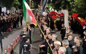 اسفرورین در یکصد و چهاردهمین شب تجمعات مردمی؛ جلوهای از شور حسینی اسفرورین در یکصد و چهاردهمین شب تجمعات مردمی؛ جلوهای از شور حسینی