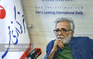افخمی درباره حضور غیرایرانیان در مراسم تشییع رهبر مستند می‌سازد