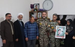 امیر سرتیپ الهامی با  خانواده شهید احمد حسین‌نژاد دیدار کرد