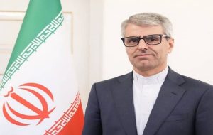 باید گریبان طرف مقابل را برای اجرای تعهدات بگیریم باید گریبان طرف مقابل را برای اجرای تعهدات بگیریم