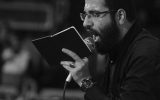 حسین سیب سرخی به سوگ مادر نشست