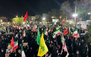 حماسهسازی محلاتیها در صدو پنجمین شب بیعت با رهبر معظم انقلاب حماسهسازی محلاتیها در صدو پنجمین شب بیعت با رهبر معظم انقلاب
