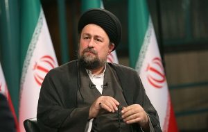 روحیه مقاومت و ایستادگی ریشه در فرهنگ و هویت ملت ایران دارد روحیه مقاومت و ایستادگی ریشه در فرهنگ و هویت ملت ایران دارد