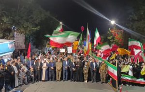 طنین نوای «حیدر حیدر» در ۱۰۵ مین تجمع شبانه مردم سلماس طنین نوای «حیدر حیدر» در ۱۰۵ مین تجمع شبانه مردم سلماس