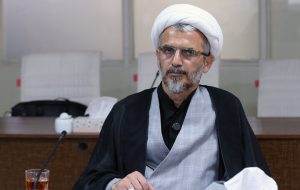 عاشورا در منظومه فکری رهبر شهید، الگوی تاریخی برای همه اعصار است عاشورا در منظومه فکری رهبر شهید، الگوی تاریخی برای همه اعصار است