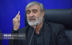 عزیزی: تصمیم نهایی درباره تنگه هرمز با ایران است عزیزی: تصمیم نهایی درباره تنگه هرمز با ایران است