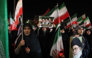 مردم آزادشهر: حمایت از رهبر تا پای جان ادامه دارد مردم آزادشهر: حمایت از رهبر تا پای جان ادامه دارد