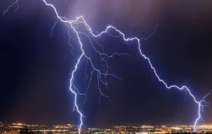 هواشناسی هشدار داد/ رعدوبرق، گردوخاک در اره این استان‌ها