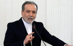 گفت‌وگوی مهم عراقچی با همتای عمانی/  آخرین تحولات منطقه‌ای مورد بحث قرار گرفت