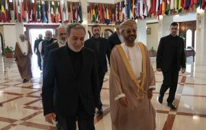 استقبال وزیر امور خارجه عمان از عراقچی استقبال وزیر امور خارجه عمان از عراقچی