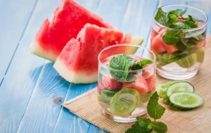 بهترین رژیم غذایی برای روزهای داغ / خوراکی‌های خنک‌کننده را بشناسید