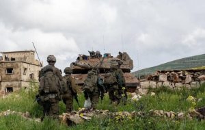 تداوم حملات اسرائیل به جنوب لبنان؛ ادعای اشغالگران درباره «حداثا» تداوم حملات اسرائیل به جنوب لبنان؛ ادعای اشغالگران درباره «حداثا»