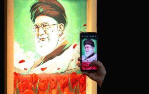 درهای شمالی و شرقی مصلی باز شدهاند درهای شمالی و شرقی مصلی باز شدهاند