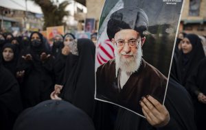 «شبکه خبر ۲» در خدمت پوشش مراسم وداع و تشییع / پخش زنده ۲۴ ساعته آغاز شد «شبکه خبر ۲» در خدمت پوشش مراسم وداع و تشییع / پخش زنده ۲۴ ساعته آغاز شد