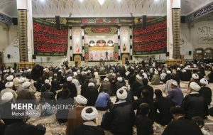 مراسم گرامیداشت رهبر شهید از سوی آیت‌الله سبحانی برگزار شد