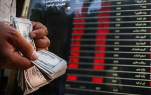 نقش پررنگ صادرکنندگان بزرگ در تعهدات ارزی / چرا ارز صادراتی به کشور بازنمیگردد؟ نقش پررنگ صادرکنندگان بزرگ در تعهدات ارزی / چرا ارز صادراتی به کشور بازنمیگردد؟