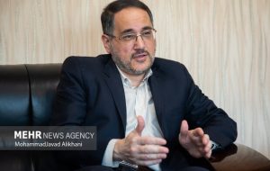 باید از هیاهوی تفرقه‌انگیز جناحی به سوی صف متحد ملت حرکت کنیم