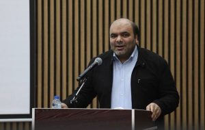 رضایی ثمرین: نقد کنید اما انصاف را فراموش نکنید رضایی ثمرین: نقد کنید اما انصاف را فراموش نکنید