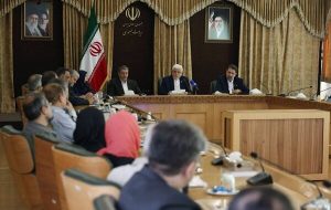 عارف: دشمن پس از شکست نظامی بهدنبال فروپاشی اجتماعی است عارف: دشمن پس از شکست نظامی بهدنبال فروپاشی اجتماعی است