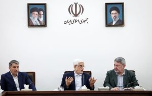 عارف: شهادت می‌دهم رئیس‌جمهور به اصل ولایت فقیه اعتقاد کامل دارد