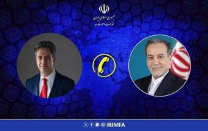 هشدار عراقچی به وزیر خارجه انگلیس درباره همکاری با متجاوزان