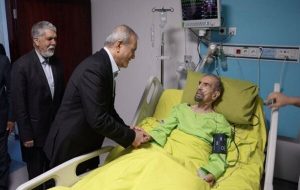 رئیس جمهور از موسوی گرمارودی عیادت کرد رئیس جمهور از موسوی گرمارودی عیادت کرد