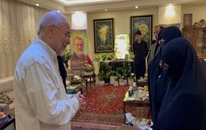 قالیباف با خانواده شهید لاریجانی دیدار کرد قالیباف با خانواده شهید لاریجانی دیدار کرد